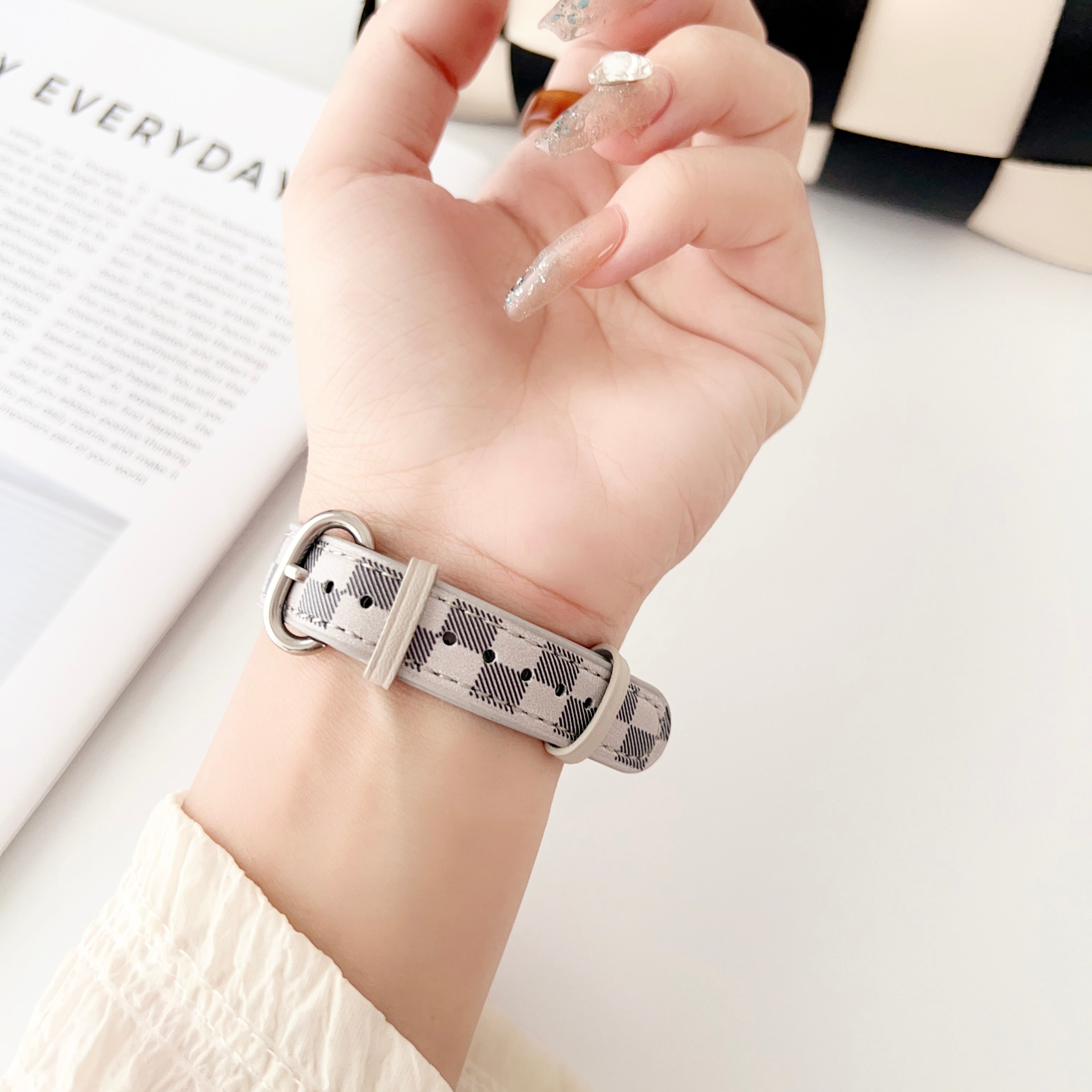 Replacement Watch Band for Xiaomi Smart Band 8 Genuine Cow Leather Grids Pattern Watch Strap Replacement Watch Band for Xiaomi Smart Band 8 Genuine Cow Leather Grids Pattern Watch Strap